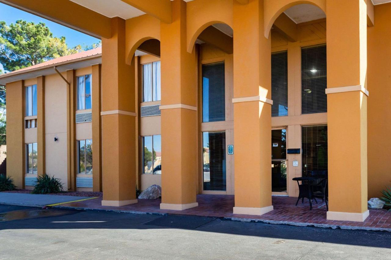 Mesilla Valley Days Inn & Suites Лас-Крусес Экстерьер фото