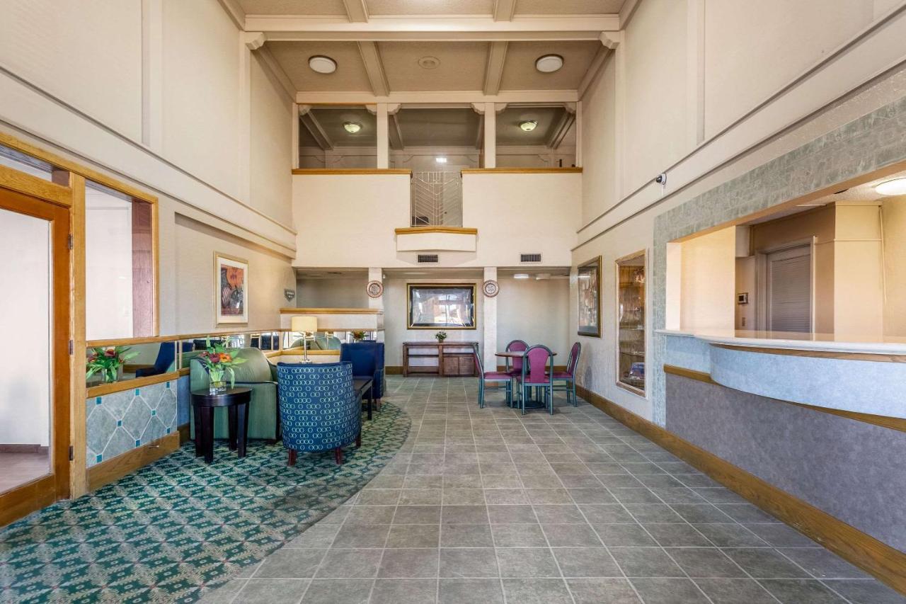 Mesilla Valley Days Inn & Suites Лас-Крусес Экстерьер фото