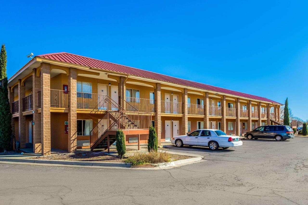 Mesilla Valley Days Inn & Suites Лас-Крусес Экстерьер фото